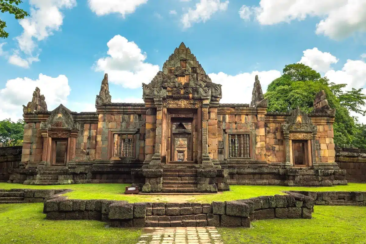 10 สถานที่ท่องเที่ยวในจังหวัดสุโขทัย ที่คุณห้ามพลาด! 1 อุทยานประวัติศาสตร์สุโขทัย