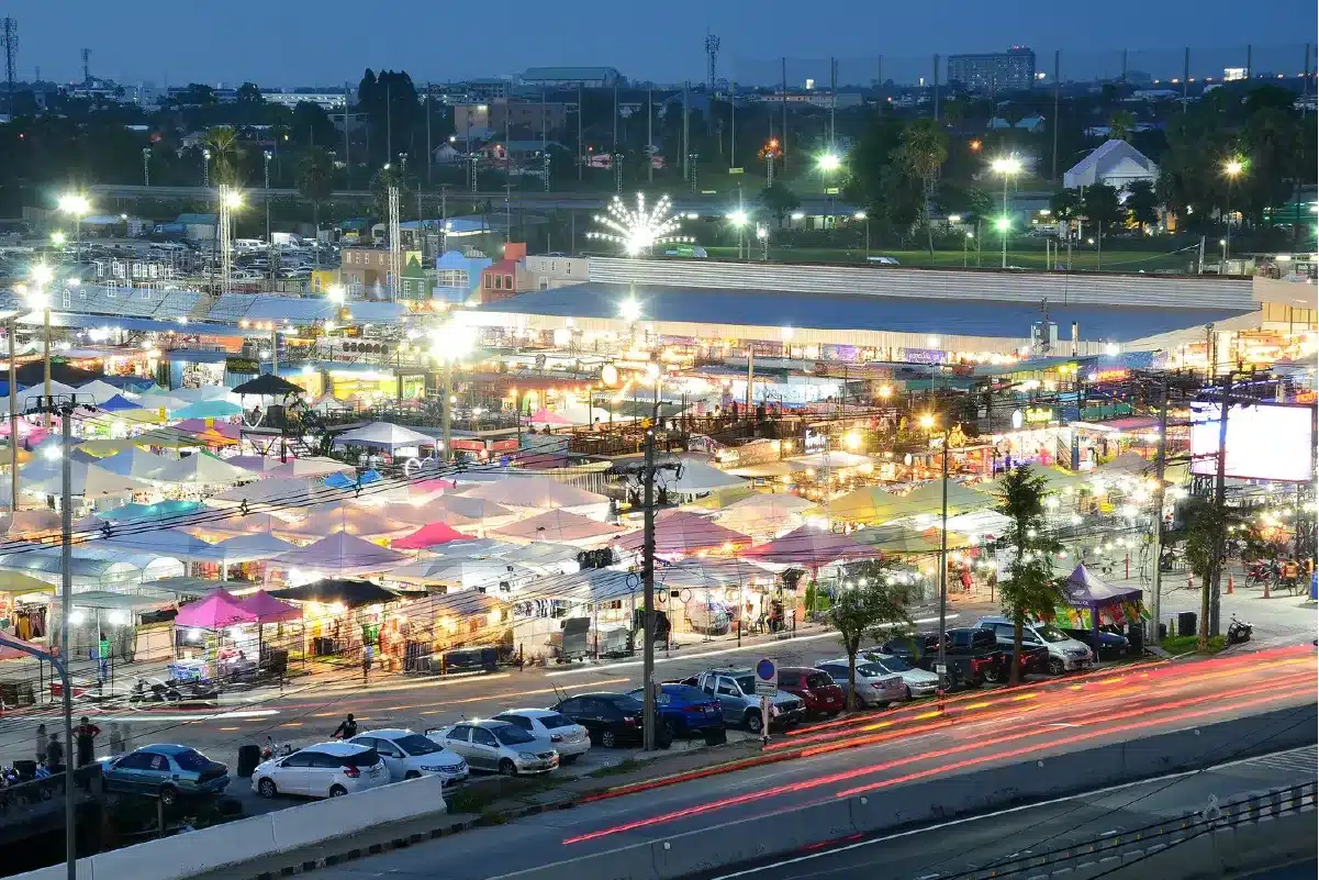 ตลาดนกฮูก