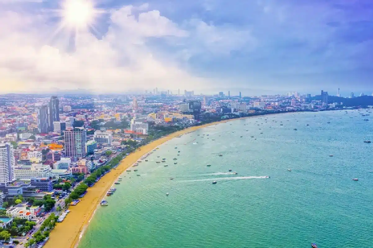 หาดพัทยา (Pattaya Beach)