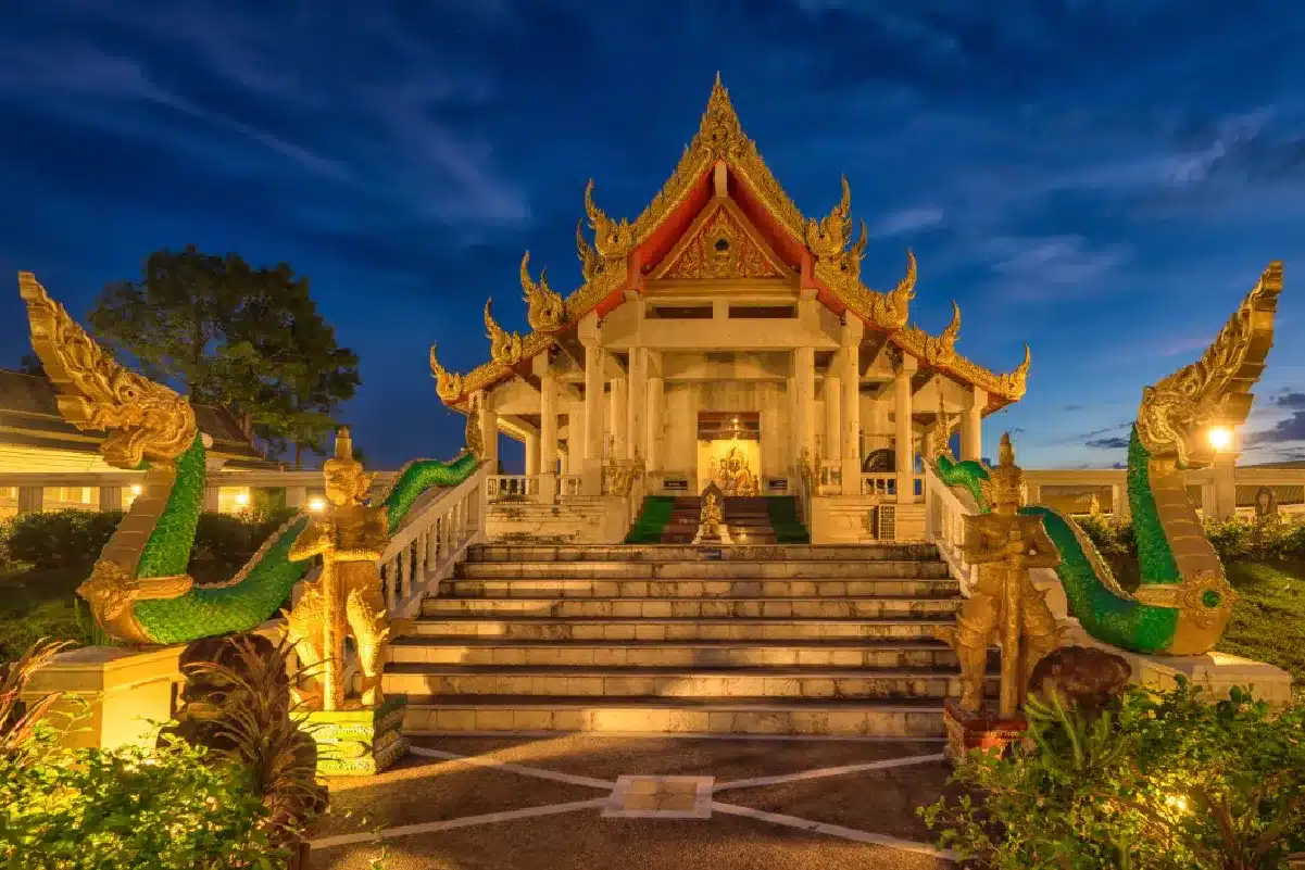 วัดอาฮงศิลาวาส (แก่งอาฮง)