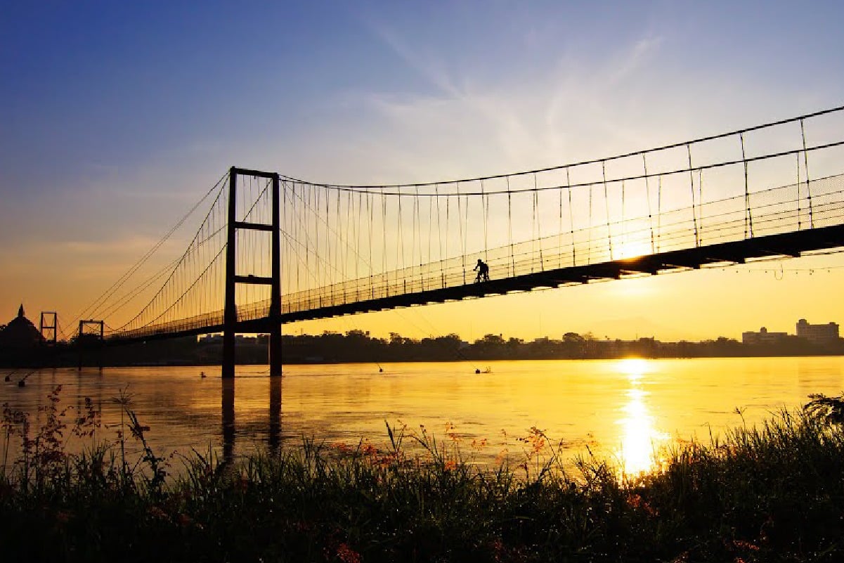 สะพานแขวนสมโภชกรุงรัตนโกสินทร์ 200 ปี