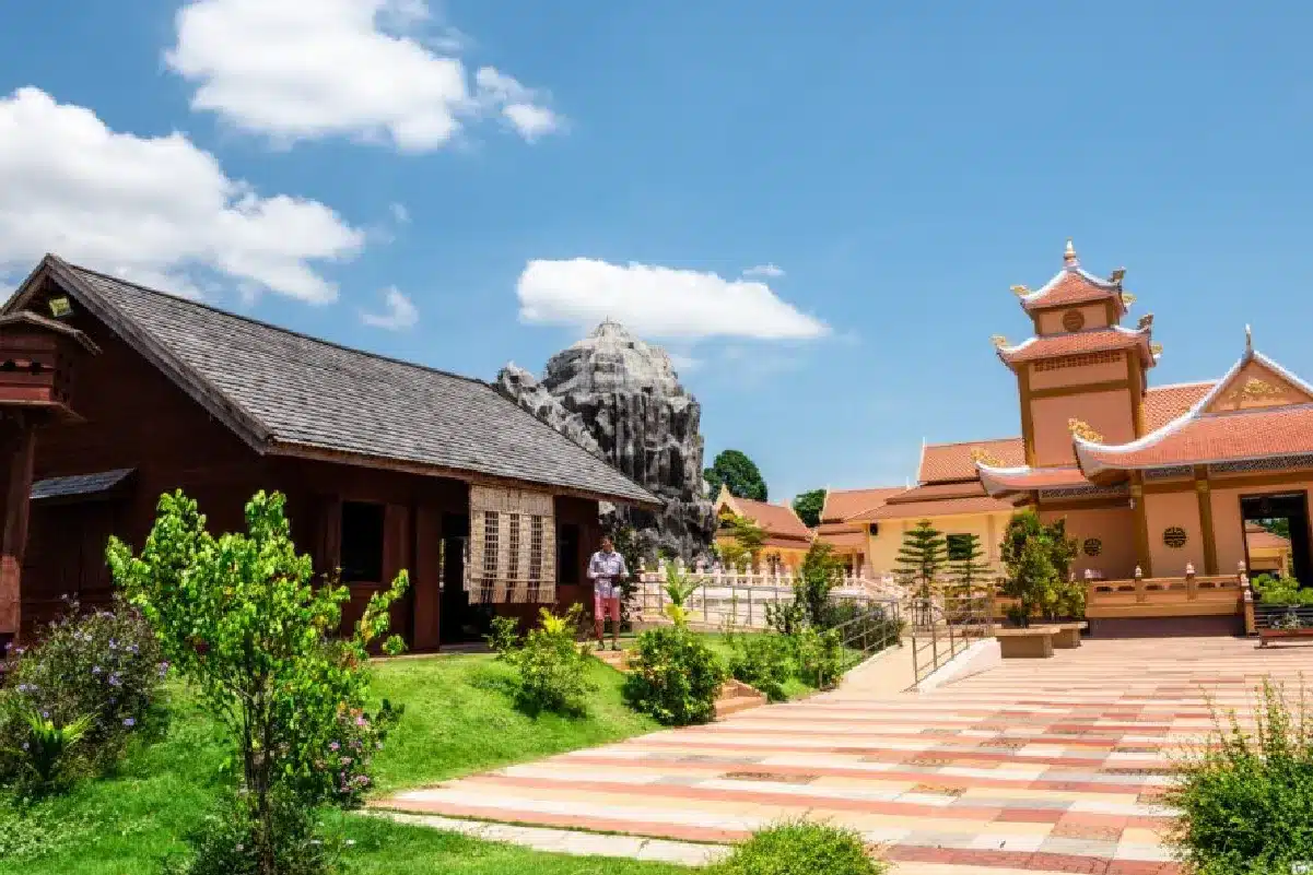 บ้านลุงโฮจิมินห์