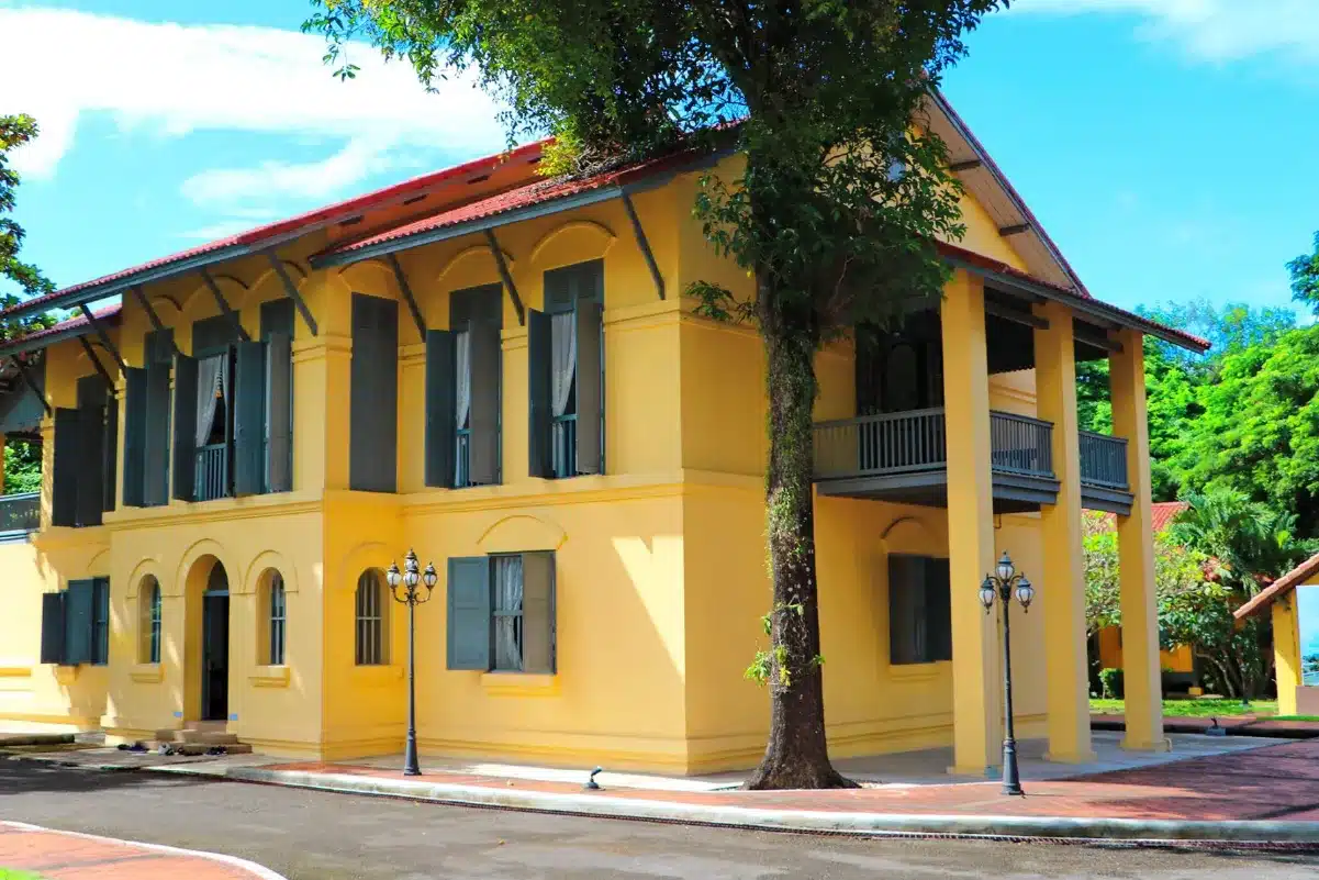 พิพิธภัณฑ์จวนผู้ว่าราชการจังหวัดนครพนม (หลังเก่า)