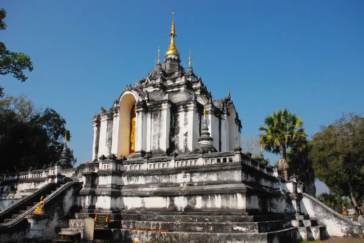 วัดพระยืน