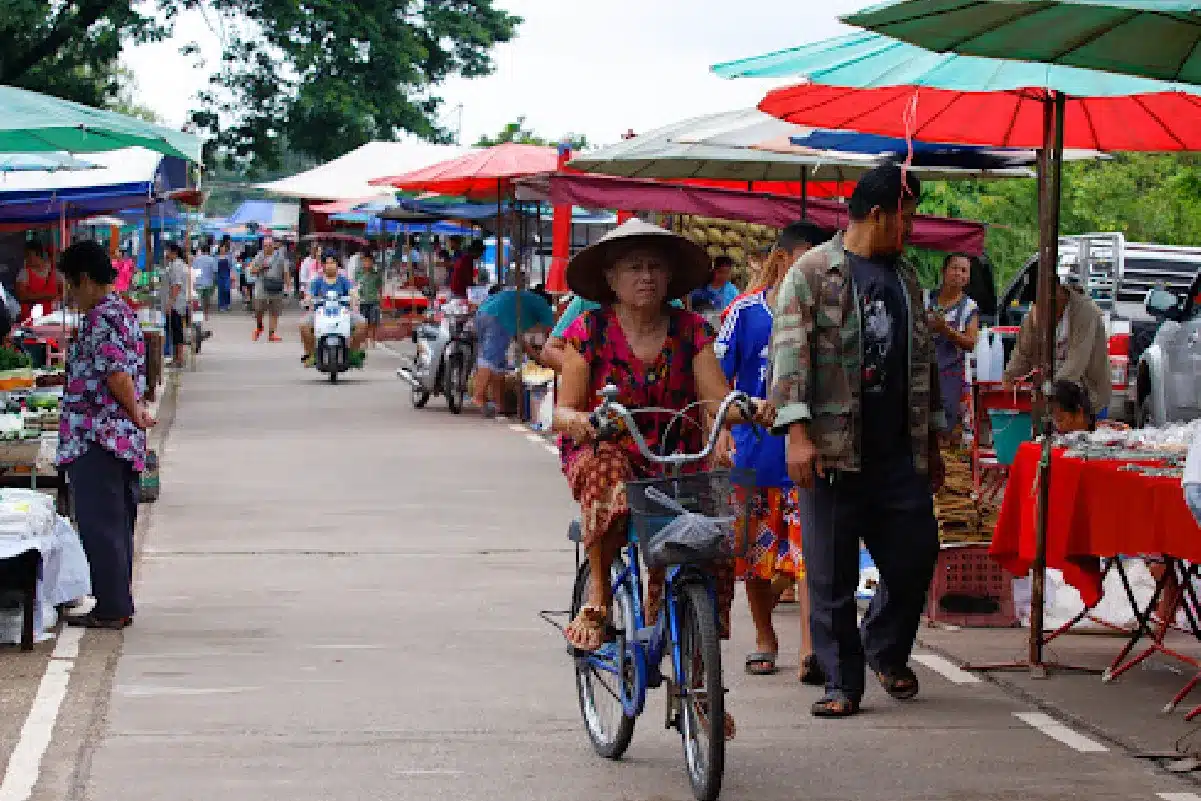 ตลาดลาว