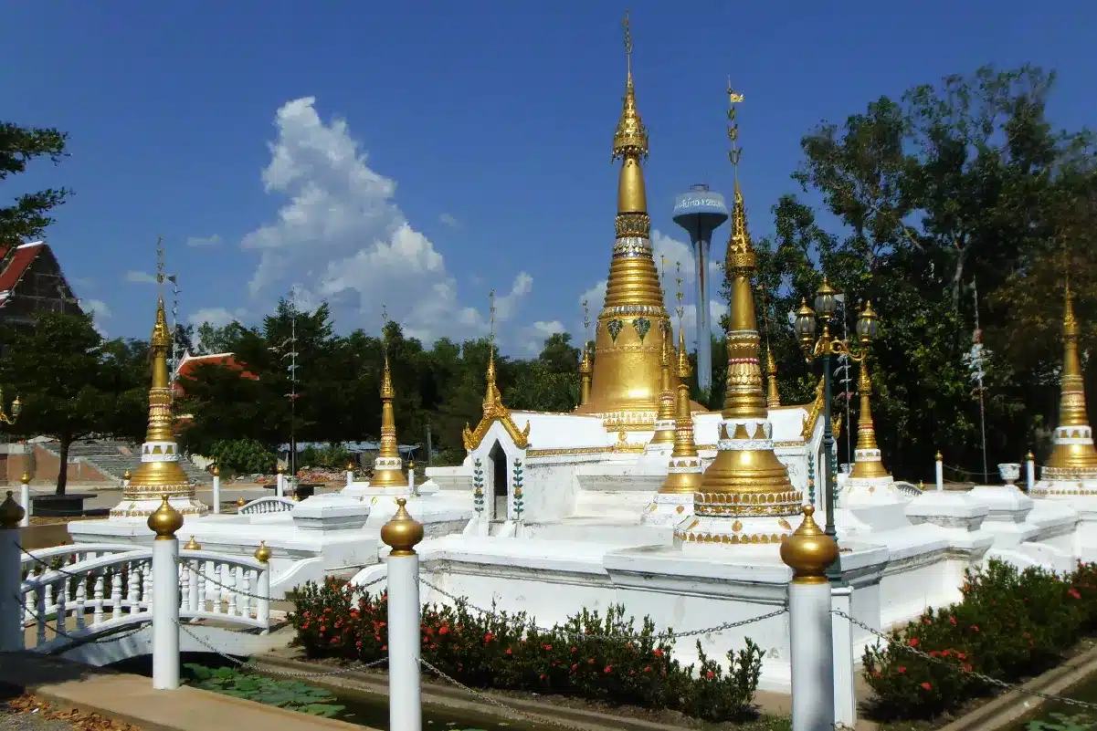 เจดีย์ทอง