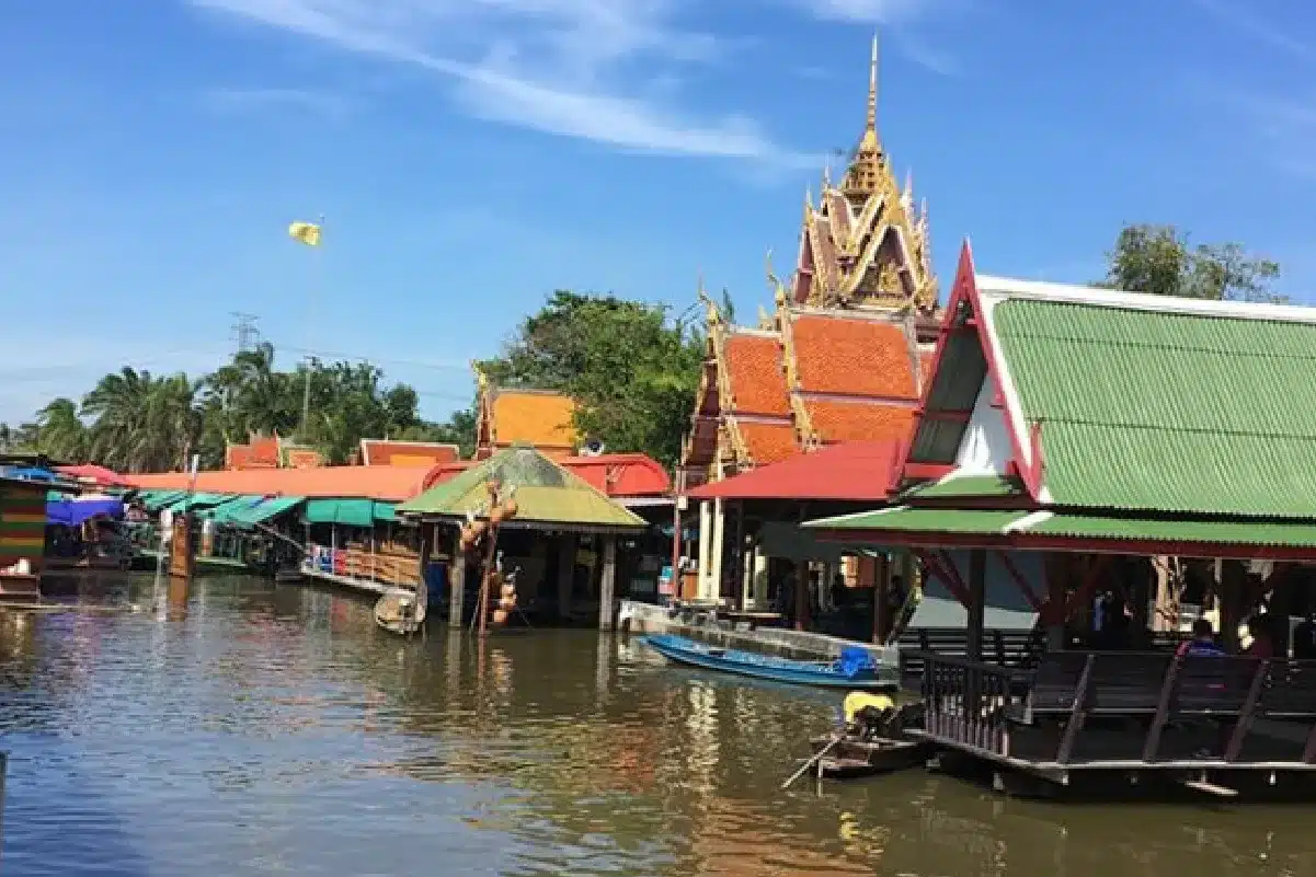 ตลาดน้ำลำพญา