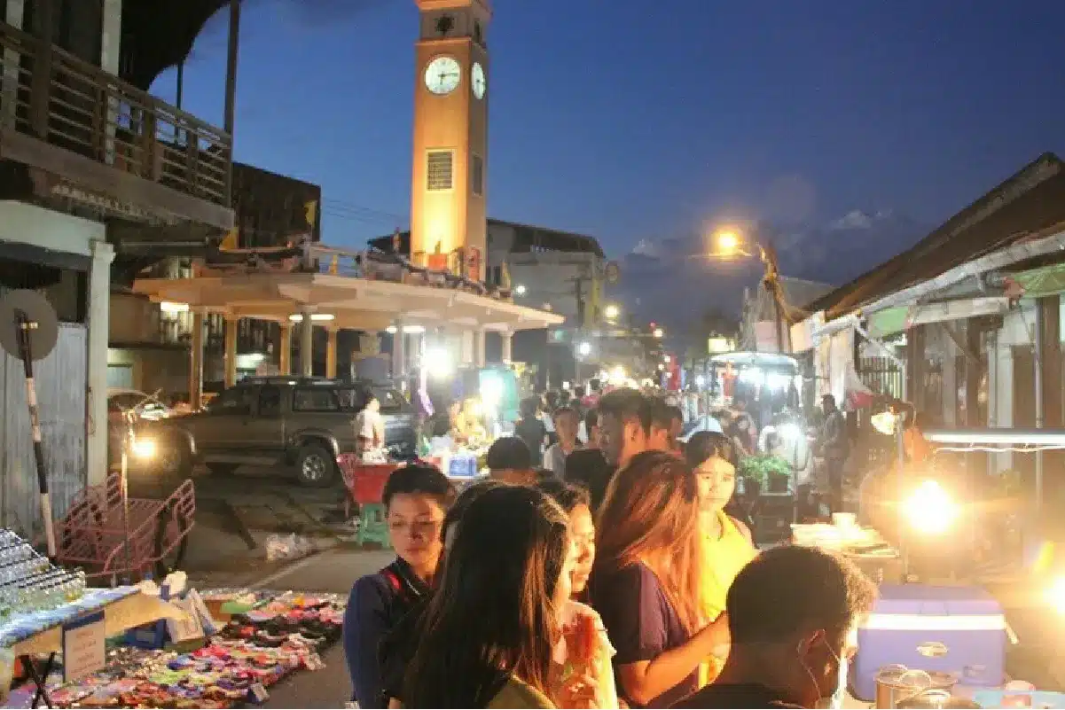 ถนนคนเดินนครพนม