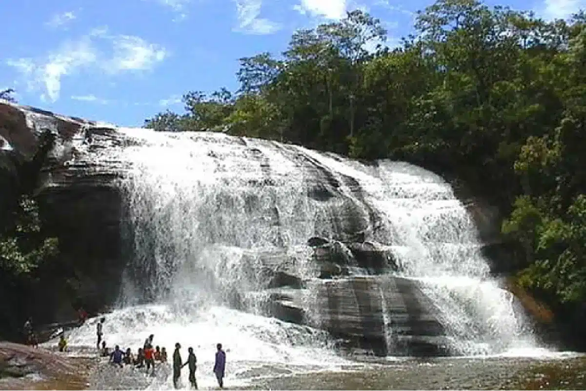 น้ำตกเจ็ดสี