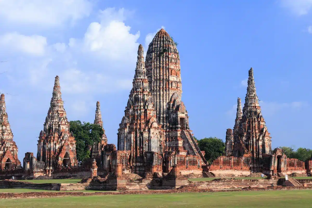 10 สถานที่ท่องเที่ยวในอยุธยา ที่คุณไม่ควรพลาด 11 Tourist attractions in Ayutthaya 12