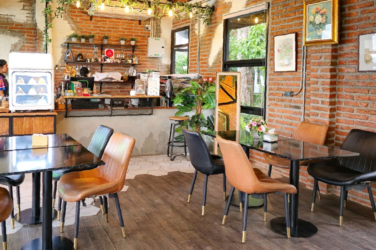 Mango House Cafe and Restaurant