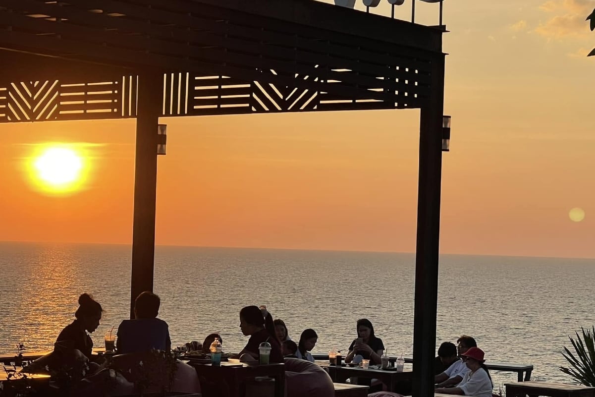 Sky View Cafe at เกาะเปริด