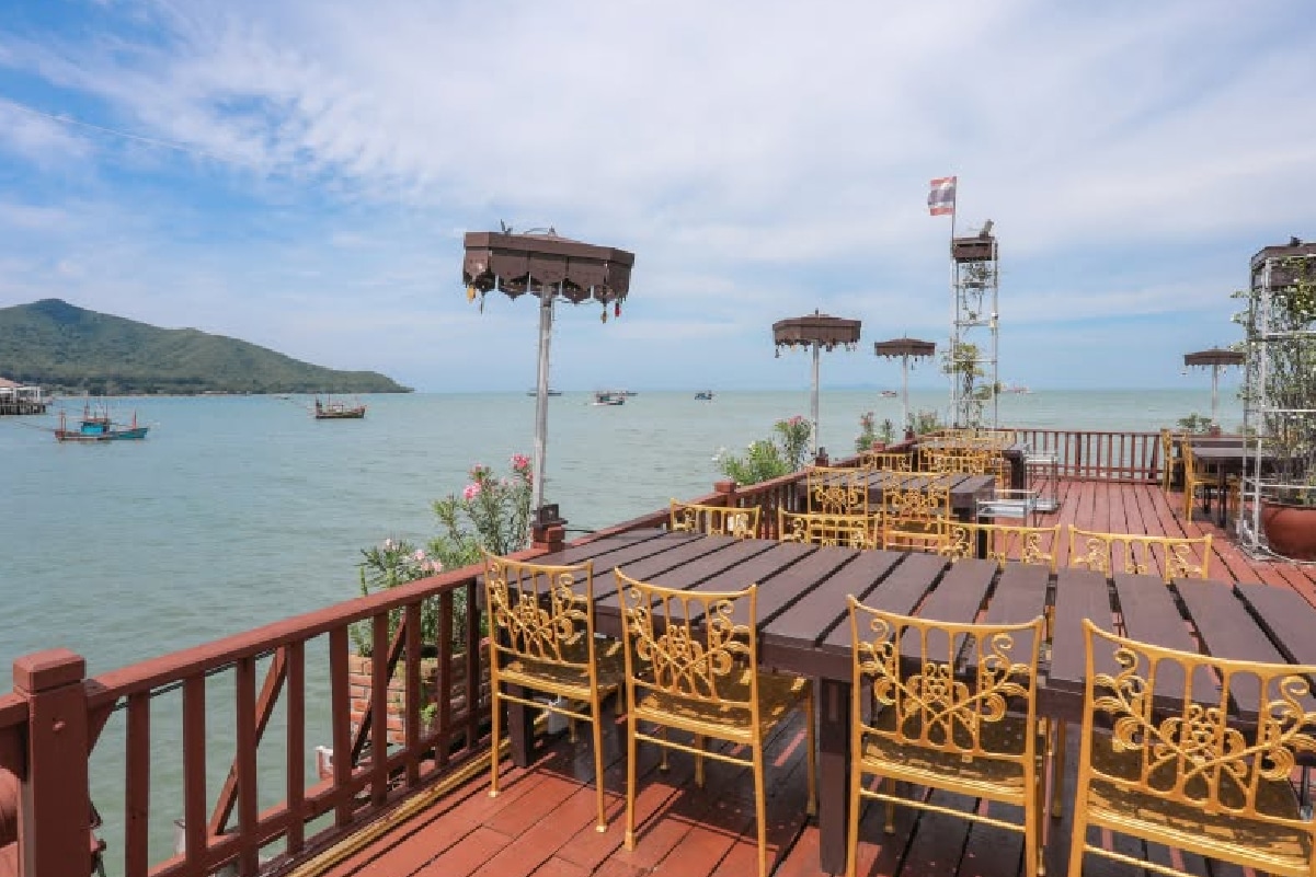เรือนทะเล บางเสร่