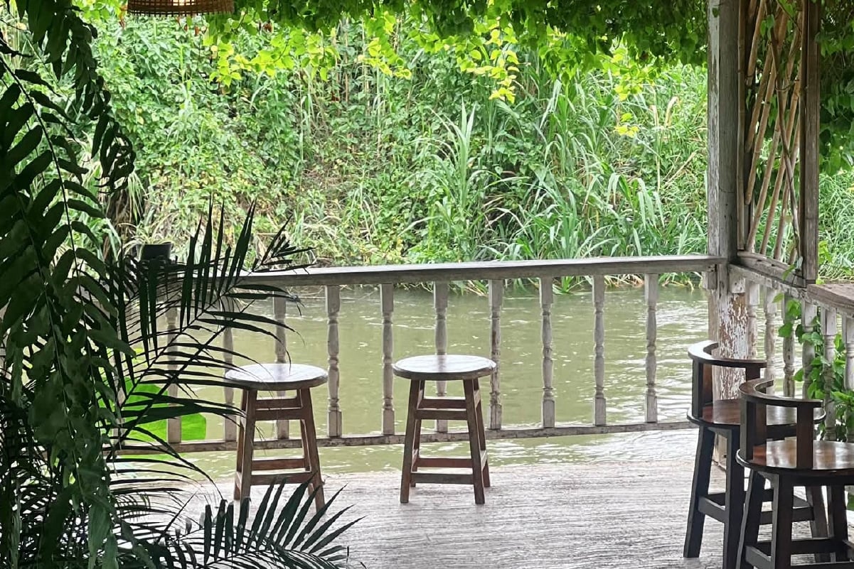 River Bar Cafe