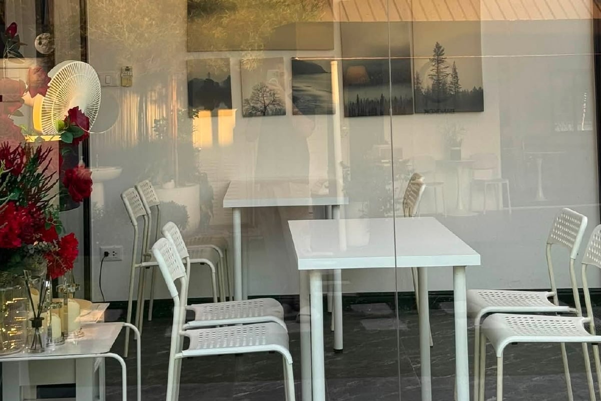 April Cafe